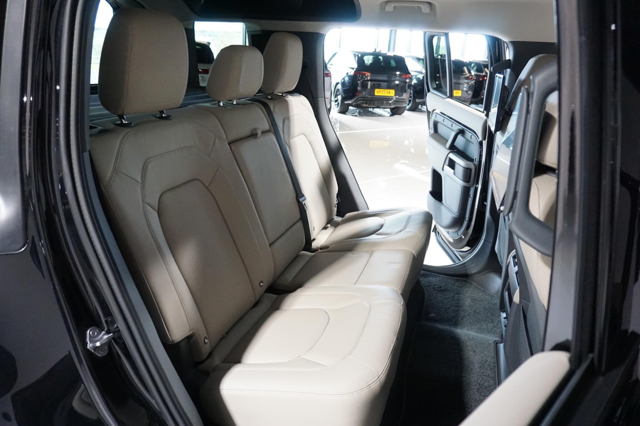 Land Rover Defender 110 3.0 D250 MHEV XS Edition SUV 5dr Diesel Auto 4WD Euro 6 (s/s) (250 ps)